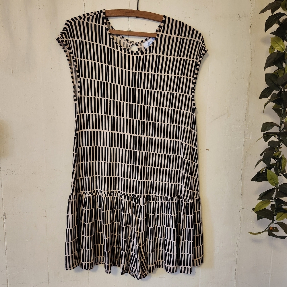 AVA SKY Geometric Stretch Drop-waist Peplum Black Tan Sleeveless Romper Casual